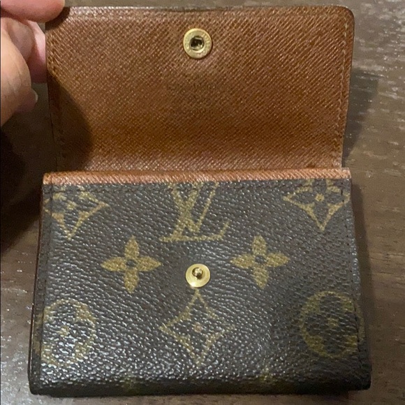 Pre-loved LV monogram card holder - Picture 6 of 9